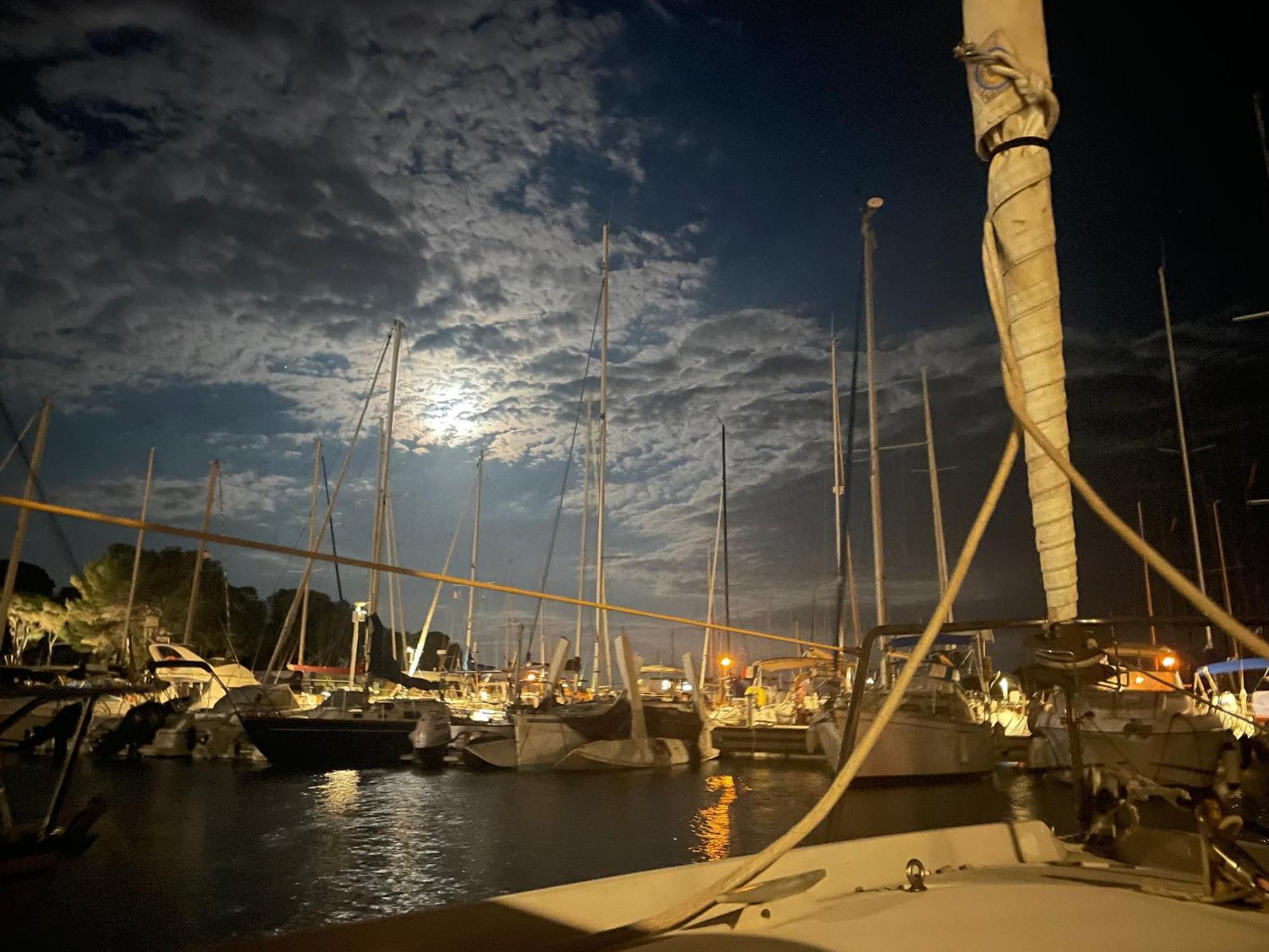 Yacht Studio Galarne Saint-Raphaël 外观 照片