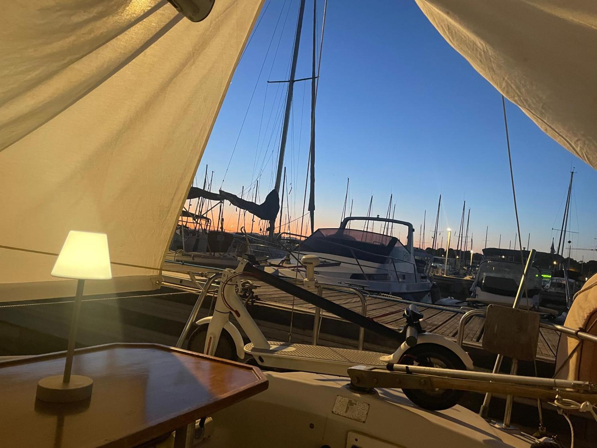 Yacht Studio Galarne Saint-Raphaël 外观 照片
