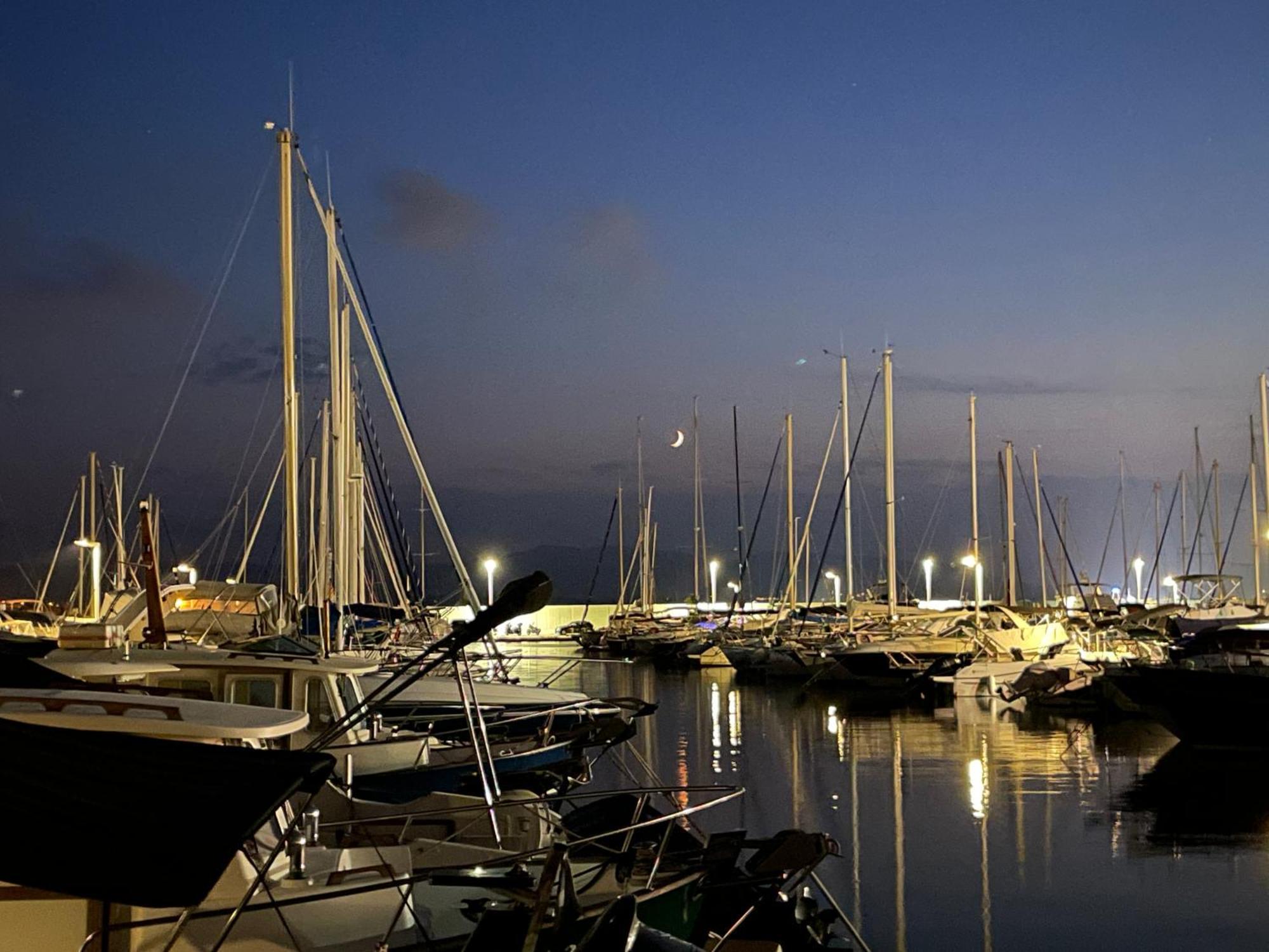 Yacht Studio Galarne Saint-Raphaël 外观 照片